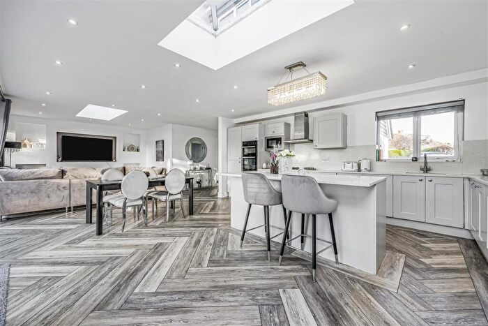 4 Bedroom Semi Detached House For Sale In Dorrita Avenue, Waterlooville, PO8