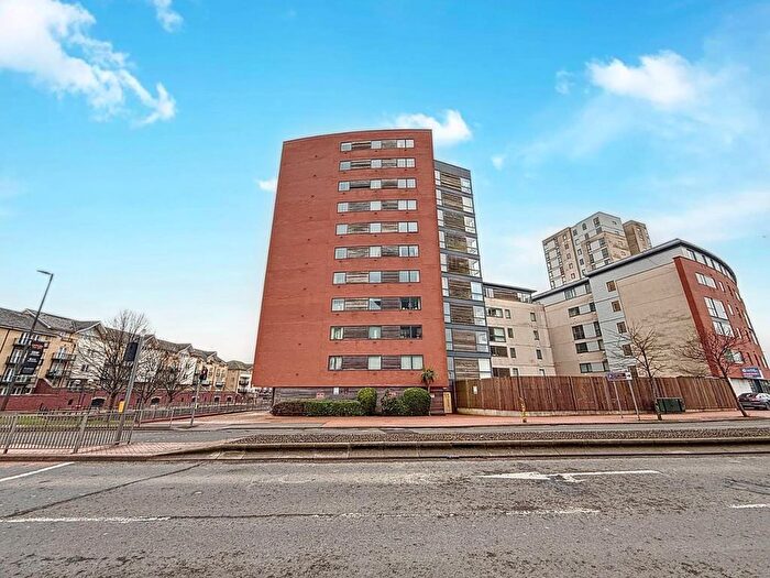 1 Bedroom Flat For Sale In Falcon Drive, Cardiff, CF10