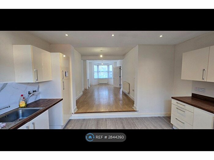 2 Bedroom Terraced House To Rent In Victoria Road, Coulsdon, CR5