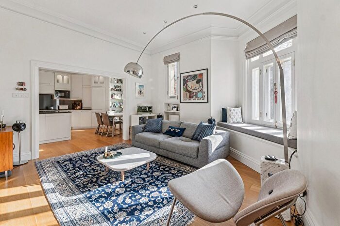 3 Bedroom Flat For Sale In Langham Mansions, Earl's Court Square, SW5