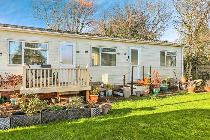 2 Bedroom Park Home For Sale In Ramsey Road, Warboys, Huntingdon, PE28