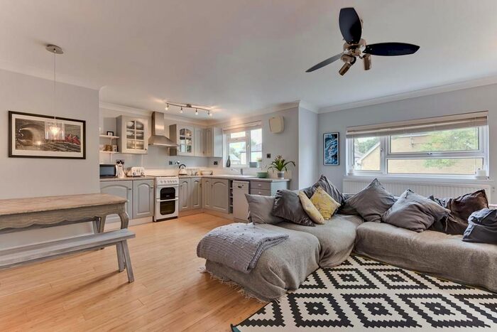 2 Bedroom Maisonette To Rent In St. Marys Road, Weybridge, KT13