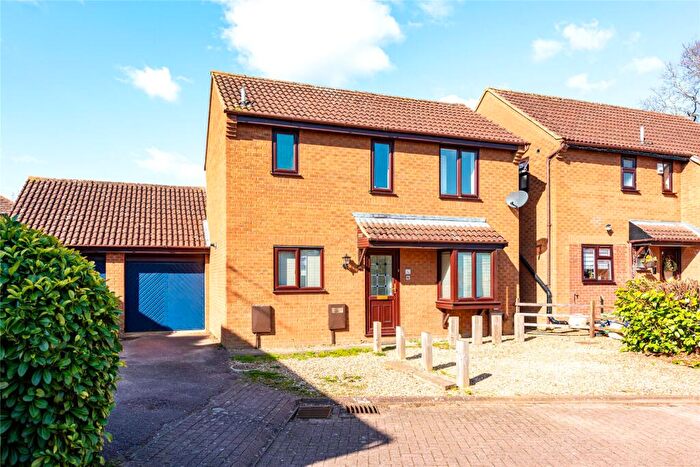 3 Bedroom Detached House For Sale In Hockliffe Brae, Walnut Tree, Milton Keynes, Buckinghamshire, MK7