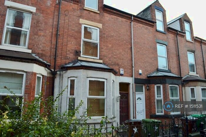 3 Bedroom Terraced House To Rent In Newdigate Villas, Nottingham, NG7