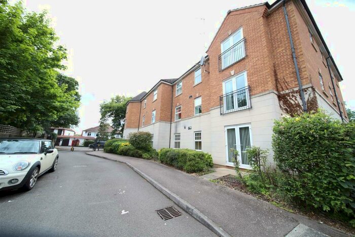 2 Bedroom Flat To Rent In Enders Close, Enfield, EN2
