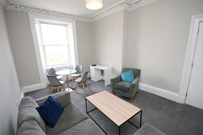 2 Bedroom Flat To Rent In Orwell Place, Dalry, Edinburgh, EH11
