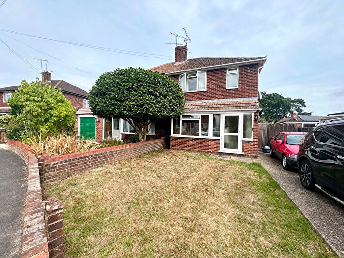 3 Bedroom Semi-Detached House To Rent In St Davids Close, Farnborough, GU14