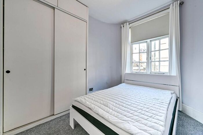 1 Bedroom Flat To Rent In New Road, Whitechapel, London, E1