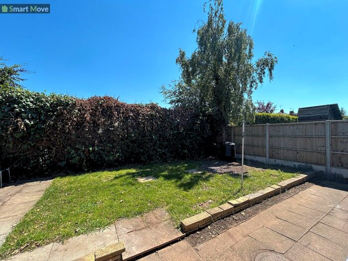 2 Bedroom Detached Bungalow To Rent In Hoylake Drive, Farcet, Peterborough, Cambridgeshire., PE7