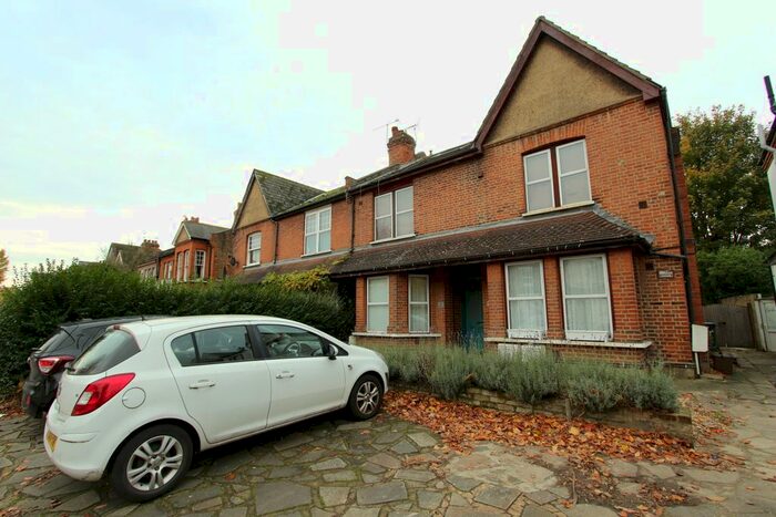 1 Bedroom Flat To Rent In St Marks Road, Bush Hill Park, EN1