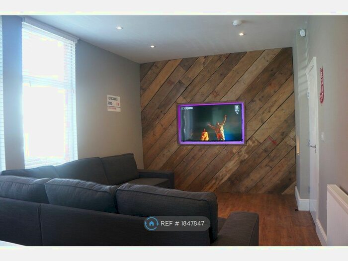 6 Bedroom Terraced House To Rent In Nicander Road, Liverpool, L18