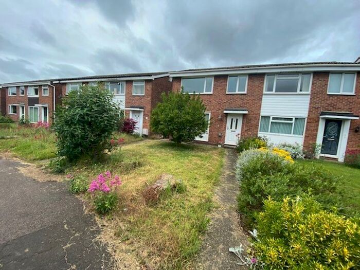 3 Bedroom Property To Rent In Hartland Avenue, Bedford, MK40