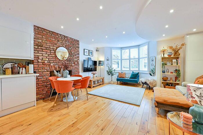 2 Bedroom Flat For Sale In Grange Road, Ealing, London, W5