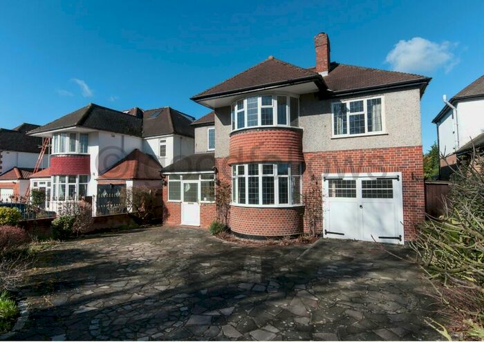 4 Bedroom Detached House To Rent In Nonsuch Walk, Cheam, Surrey, SM2