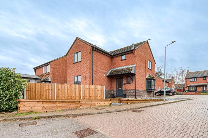 4 Bedroom Detached House For Sale In Ice House Court, Long Stratton, NR15