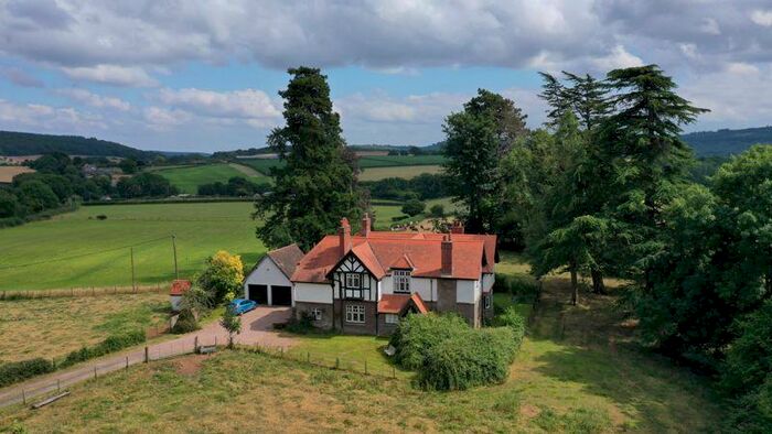 6 Bedroom Detached House For Sale In Trelleck Grange, Chepstow, NP16