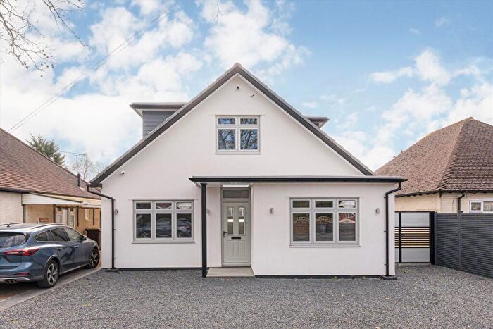 4 Bedroom Bungalow To Rent In Green Lane, Chertsey, KT16