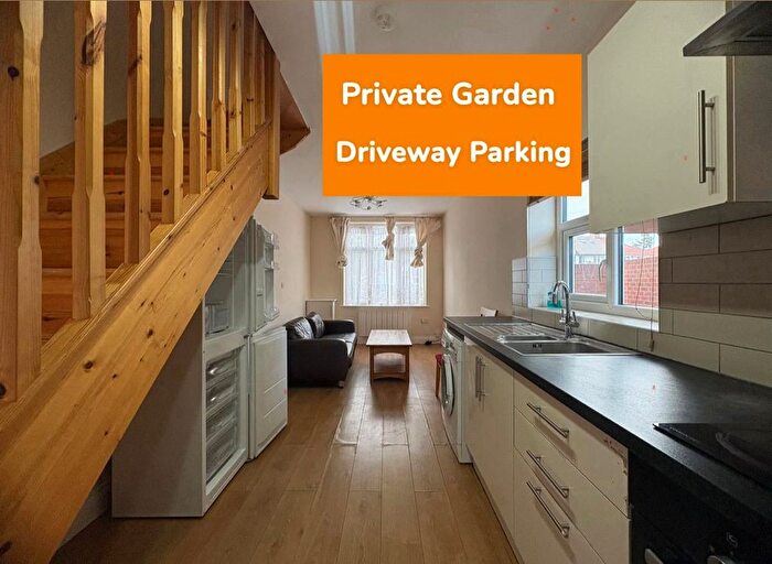 2 Bedroom Semi-Detached House To Rent In Thorncliffe Road, Southall, UB2