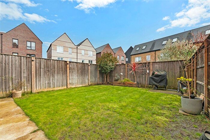 4 Bedroom Town House For Sale In Common Creek Wharf, Rochester, Kent, ME1