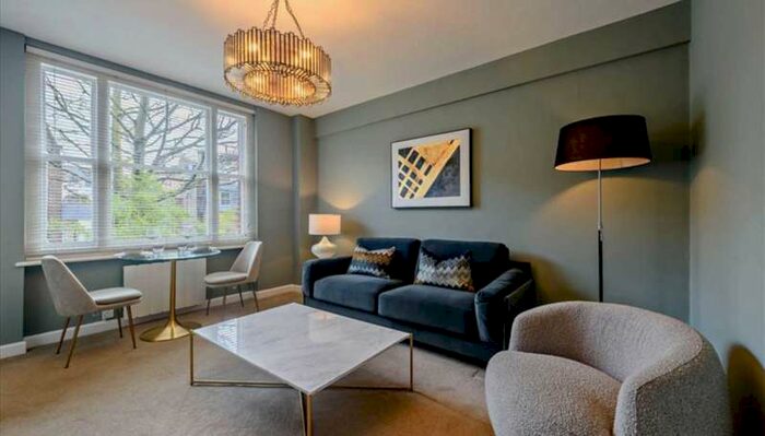 1 Bedroom Flat To Rent In Hill Street, Mayfair, W1J