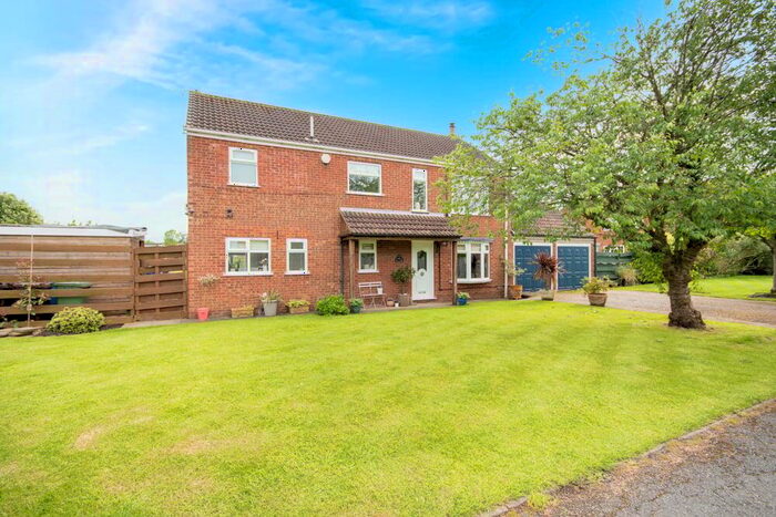 4 Bedroom Detached House For Sale In Crown Court, Sturton-le-Steeple, Retford, DN22