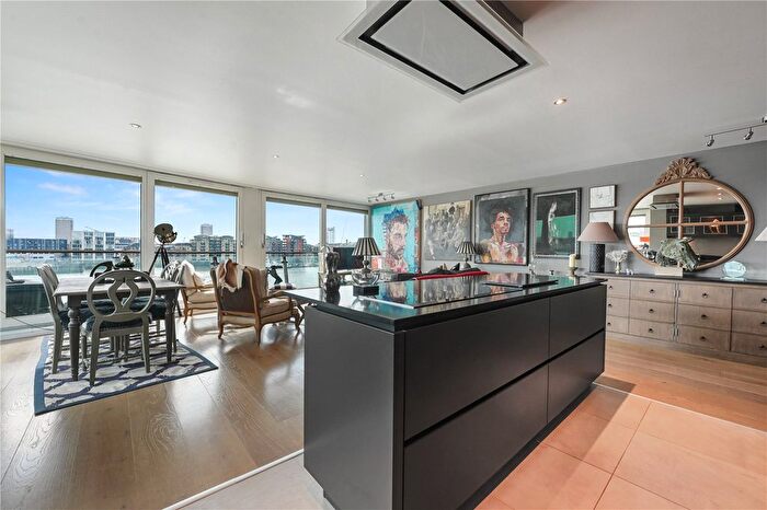 3 Bedroom Flat For Sale In Wapping High Street, London, E1W