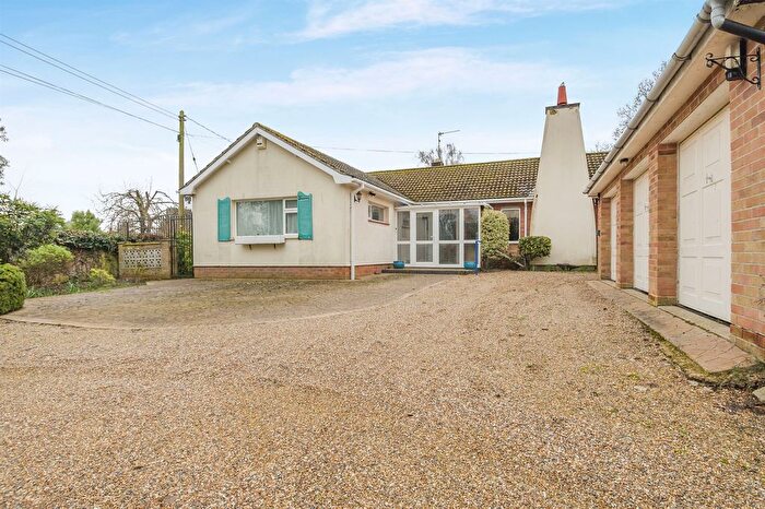 4 Bedroom Detached Bungalow For Sale In Prospect Road, Lowestoft, NR32