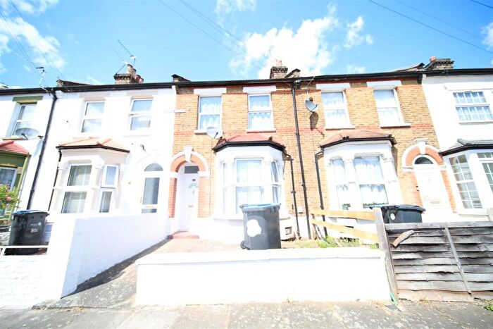 4 Bedroom Terraced House To Rent In Hendon Road, London, N9