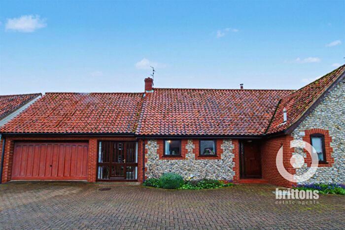 5 Bedroom Chalet For Sale In Hall Lane, Thornham, Hunstanton, PE36