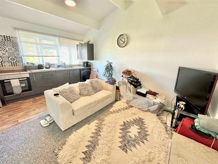 1 Bedroom Apartment To Rent In Bifield Gardens, Bristol, BS14