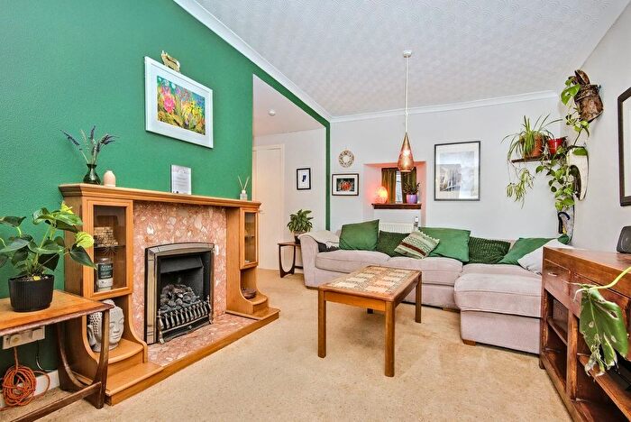 2 Bedroom Semi-Detached Bungalow For Sale In Hill Street, Ladybank, Cupar, KY15