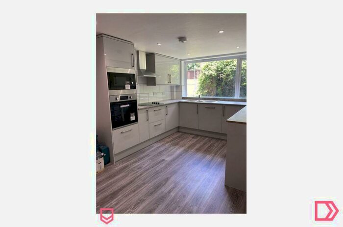 2 Bedroom Maisonette To Rent In Wharnecliffe, Greenhithe, Kent, DA9