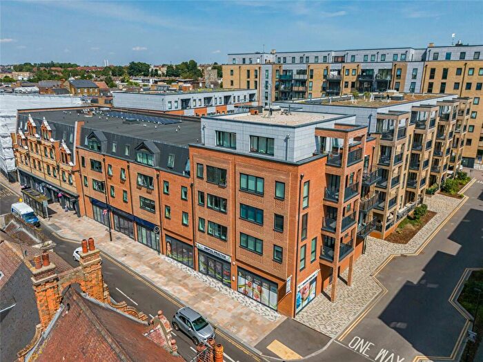 2 Bedroom Flat For Sale In Brewers Square, Dartford, Kent, DA1