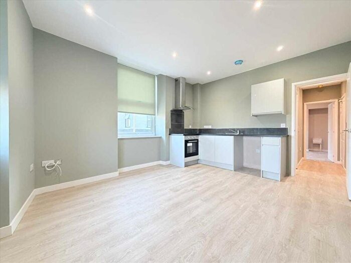 1 Bedroom Apartment To Rent In Cornwall Beach, Plymouth, PL1