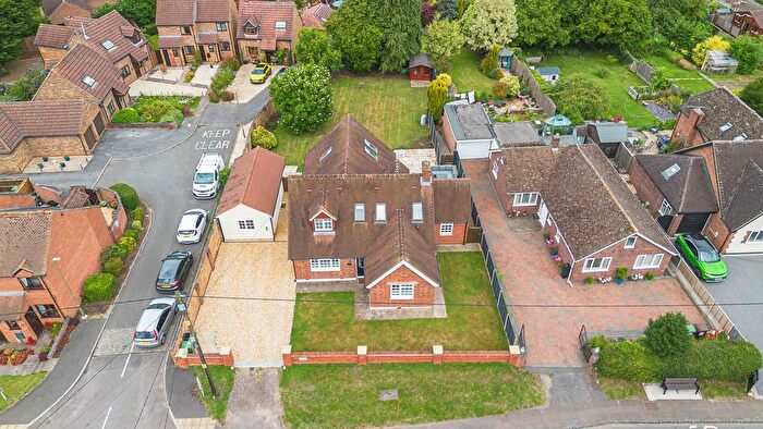 4 Bedroom Detached House For Sale In The Homestead, Wheatley, OX33