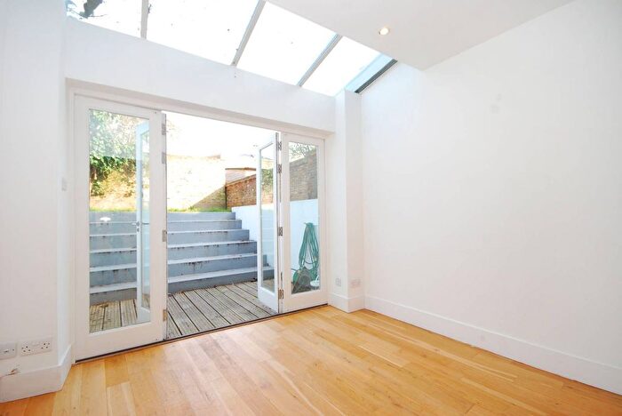 5 Bedroom Property For Sale In Percy Road, Shepherd's Bush, London, W12