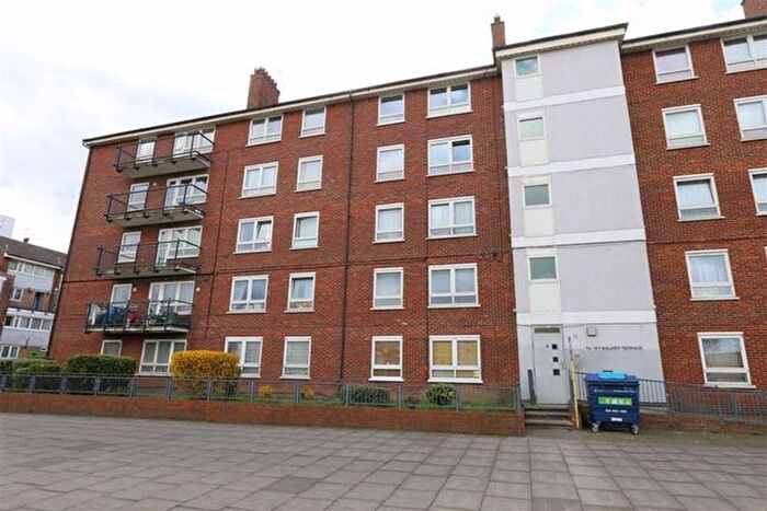 2 Bedroom Flat For Sale In Walmer Terrace, London, SE18