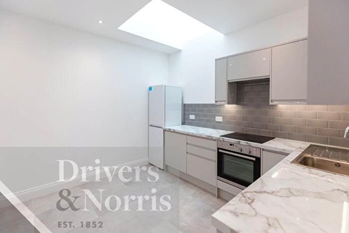 4 Bedroom Apartment To Rent In Camden Road, Camden, London, NW1