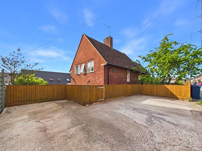 3 Bedroom Detached House For Sale In Gladstone Road, Chesham, Buckinghamshire, HP5