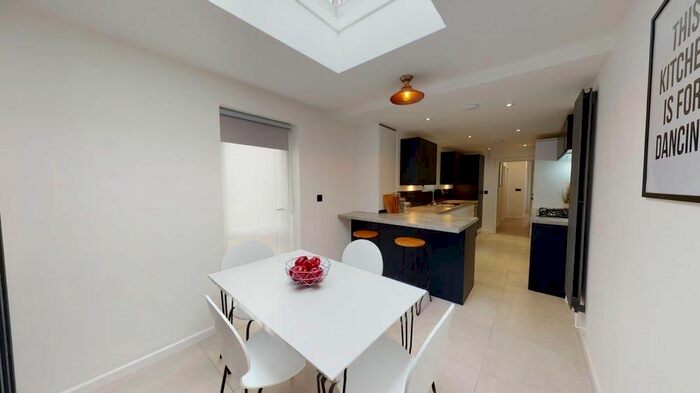 6 Bedroom Property To Rent In Daniel Street, Cardiff, CF24