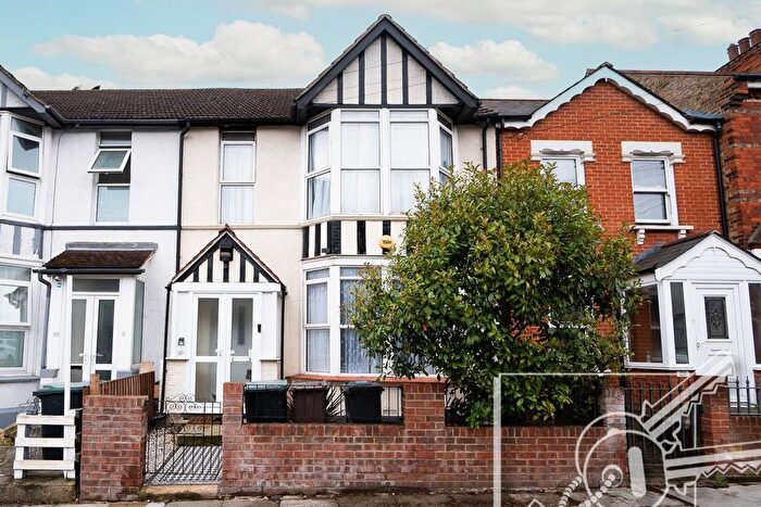 4 Bedroom Property For Sale In Park Avenue, Northfleet, Gravesend, DA11