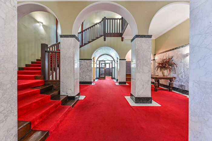 1 Bedroom Flat To Rent In Clapham Road, Oval, London, SW9