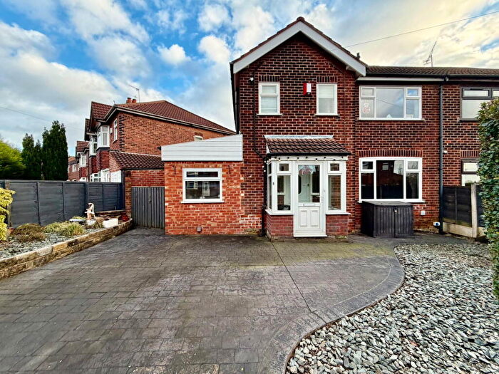 3 Bedroom Semi-Detached House For Sale In Elm Tree Road, Bredbury, Stockport, SK6