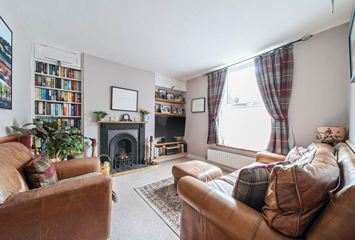 3 Bedroom Terraced House For Sale In London Road, Stroud, Gloucestershire, GL5