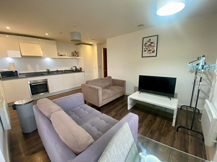 2 Bedroom Apartment To Rent In Broadway Residences, Birmingham, B15