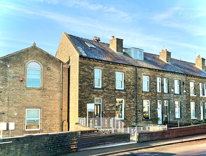 4 Bedroom End Terrace House For Sale In Acre Street, Huddersfield, West Yorkshire, HD3