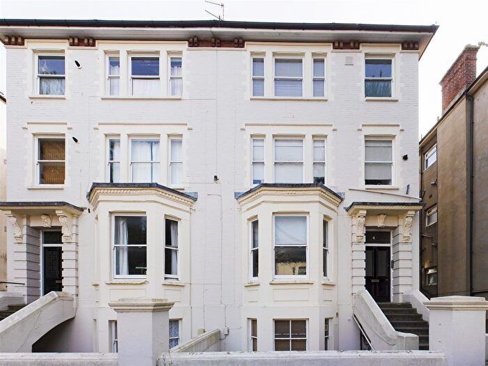 3 Bedroom Flat To Rent In Clarendon Villas, Hove, BN3