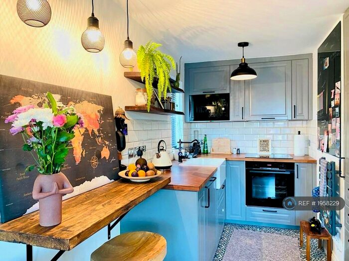 Studio To Rent In London, London, N13