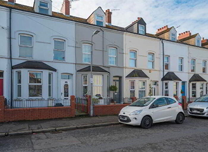 4 Bedroom Mid Terraced House For Sale In Belmont Avenue, Belfast, BT4