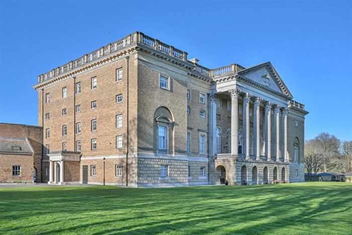 3 Bedroom Apartment For Sale In Thorndon Park, Ingrave, Brentwood, CM13